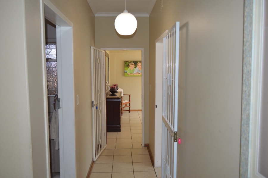 6 Bedroom Property for Sale in Flamwood North West